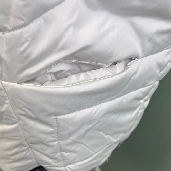 Recollections reversible white puffer/fur vest XL - Picture 4 of 12
